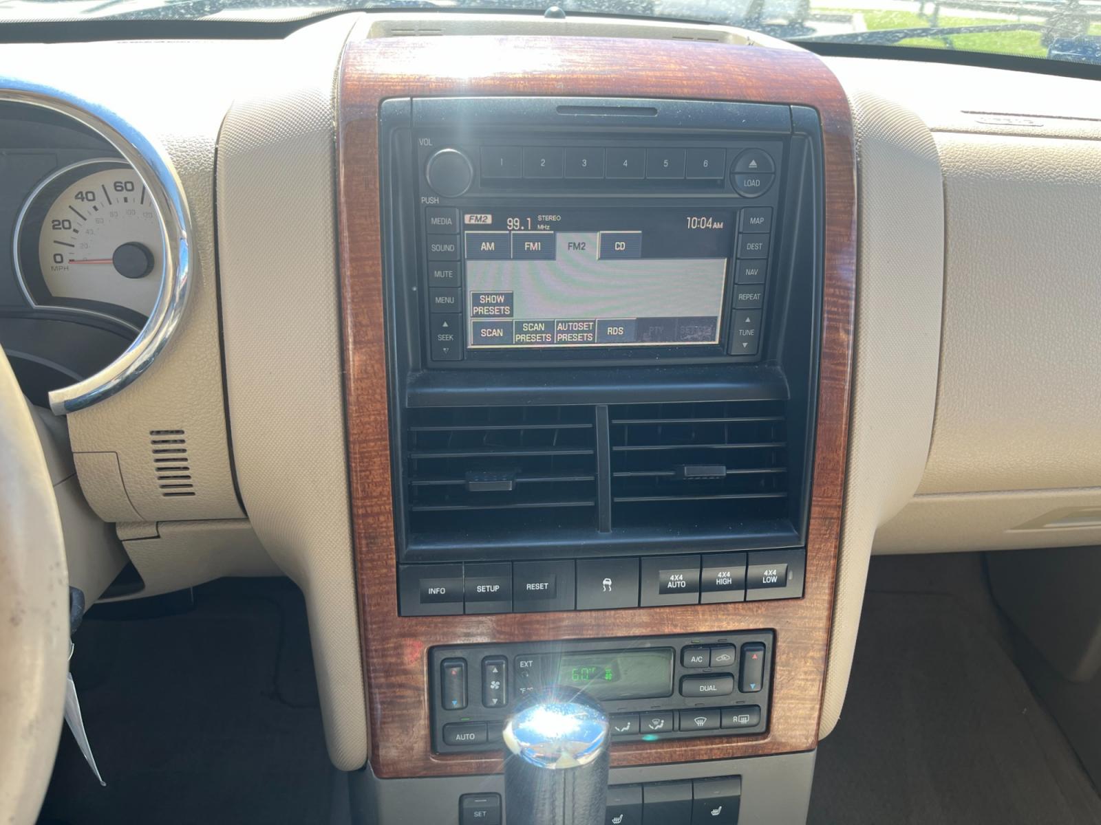 2006 maroom /TAN Ford Explorer Eddie Bauer 4.6L 4WD (1FMEU74816U) with an 4.6L V8 SOHC 16V engine, 6-Speed Automatic Overdrive transmission, located at 14700 Tomball Parkway 249, Houston, TX, 77086, (281) 444-2200, 29.928619, -95.504074 - Photo #14